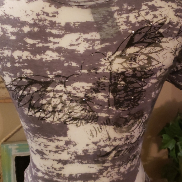 Vanity Graphic T-Shirt Size Medium - Picture 6 of 7